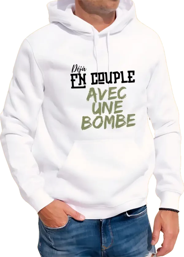 Pull Homme - En couple avec une bombe
